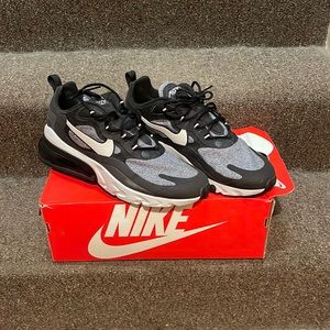 Nike air max 270 react sz11
